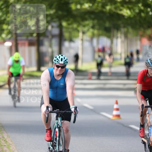 10.08.2025 - GEWOBA Citytriathlon Bremen Yannick Fuchs http://msf.ph/oto/8561712 10.08.2025 14:23:31 Radfahren 99, 154, 158, 200, 205, 225, 234, 250, 251, 317 meine-sportfotos.de