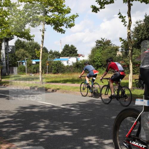 10.08.2025 - GEWOBA Citytriathlon Bremen Yannick Fuchs http://msf.ph/oto/8561714 10.08.2025 12:20:16 Radfahren 565, 570, 596, 639, 720, 782, 784, 844, 892, 920, 1027 meine-sportfotos.de