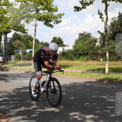 10.08.2025 - GEWOBA Citytriathlon Bremen Yannick Fuchs http://msf.ph/oto/8561745 10.08.2025 12:20:34 Radfahren 563, 596, 631, 720, 734, 829, 900, 940 meine-sportfotos.de