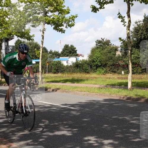 10.08.2025 - GEWOBA Citytriathlon Bremen Yannick Fuchs http://msf.ph/oto/8561754 10.08.2025 12:20:42 Radfahren 563, 631, 734, 772, 829, 899, 900, 940, 1001 meine-sportfotos.de