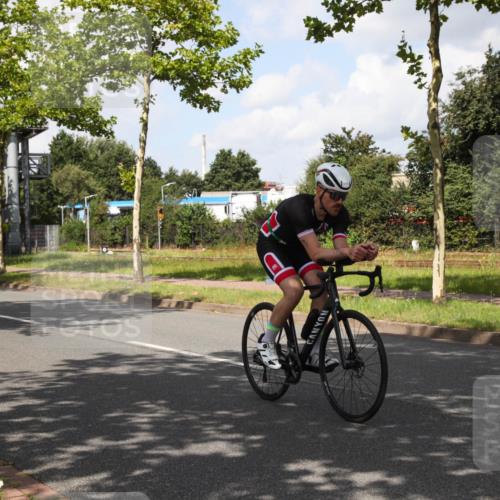 10.08.2025 - GEWOBA Citytriathlon Bremen Yannick Fuchs http://msf.ph/oto/8561755 10.08.2025 12:20:44 Radfahren 563, 734, 772, 795, 829, 899, 900, 940, 1001 meine-sportfotos.de