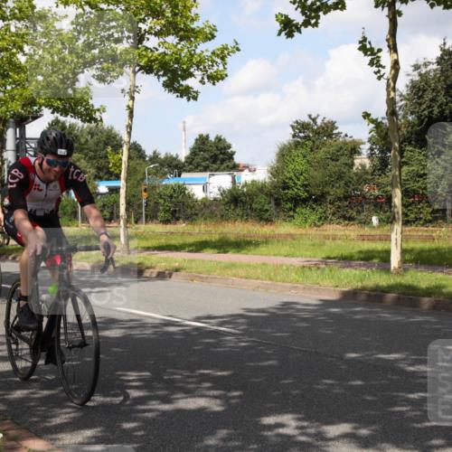 10.08.2025 - GEWOBA Citytriathlon Bremen Yannick Fuchs http://msf.ph/oto/8561782 10.08.2025 12:21:08 Radfahren 555, 558, 581, 662, 701, 758, 785, 795, 813, 869, 969, 975, 1002 meine-sportfotos.de