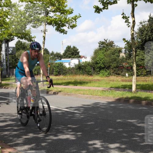 10.08.2025 - GEWOBA Citytriathlon Bremen Yannick Fuchs http://msf.ph/oto/8561799 10.08.2025 12:21:12 Radfahren 555, 558, 581, 662, 701, 758, 761, 785, 813, 869, 913, 969, 975, 1002 meine-sportfotos.de
