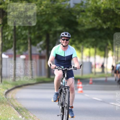 10.08.2025 - GEWOBA Citytriathlon Bremen Yannick Fuchs http://msf.ph/oto/8561843 10.08.2025 14:24:26 Radfahren 3, 169, 436, 474 meine-sportfotos.de