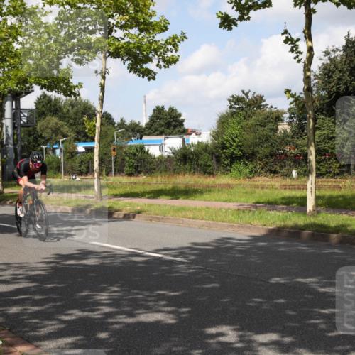 10.08.2025 - GEWOBA Citytriathlon Bremen Yannick Fuchs http://msf.ph/oto/8561844 10.08.2025 12:21:21 Radfahren 555, 618, 662, 758, 761, 785, 813, 869, 913, 949, 969, 975, 1002 meine-sportfotos.de