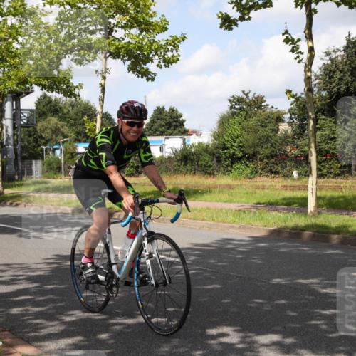 10.08.2025 - GEWOBA Citytriathlon Bremen Yannick Fuchs http://msf.ph/oto/8561852 10.08.2025 12:21:22 Radfahren 555, 618, 761, 785, 813, 869, 913, 949, 975, 1002 meine-sportfotos.de