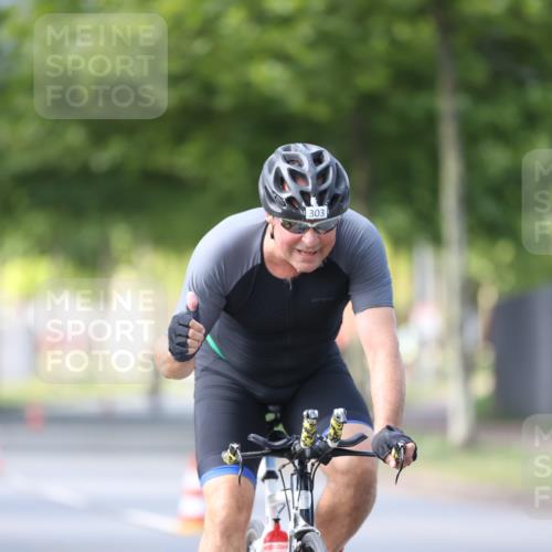 10.08.2025 - GEWOBA Citytriathlon Bremen Yannick Fuchs http://msf.ph/oto/8561874 10.08.2025 14:24:37 Radfahren 3, 165, 180, 247, 298, 332, 488 meine-sportfotos.de