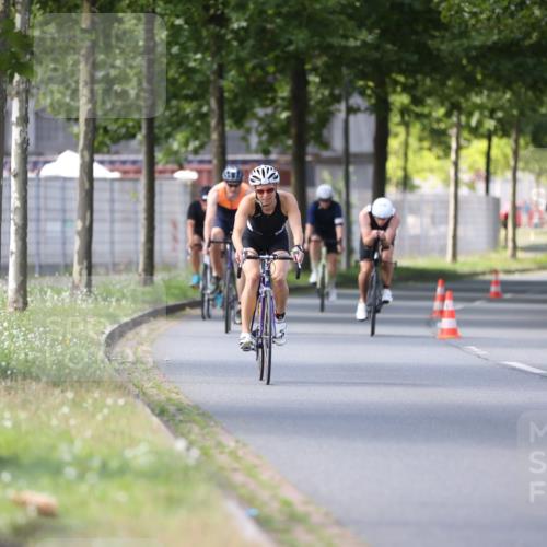 10.08.2025 - GEWOBA Citytriathlon Bremen Yannick Fuchs http://msf.ph/oto/8561883 10.08.2025 14:24:39 Radfahren 3, 165, 180, 247, 298, 332, 432, 488 meine-sportfotos.de