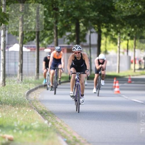 10.08.2025 - GEWOBA Citytriathlon Bremen Yannick Fuchs http://msf.ph/oto/8561885 10.08.2025 14:24:39 Radfahren 3, 165, 180, 247, 298, 332, 432, 488 meine-sportfotos.de