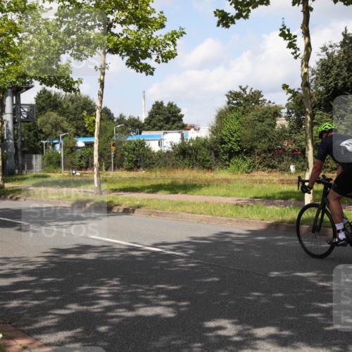 10.08.2025 - GEWOBA Citytriathlon Bremen Yannick Fuchs http://msf.ph/oto/8561892 10.08.2025 12:21:30 Radfahren 618, 761, 785, 913, 923, 949, 975 meine-sportfotos.de