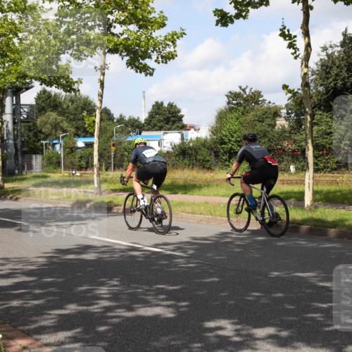 10.08.2025 - GEWOBA Citytriathlon Bremen Yannick Fuchs http://msf.ph/oto/8561897 10.08.2025 12:21:31 Radfahren 618, 761, 913, 923, 949, 975 meine-sportfotos.de