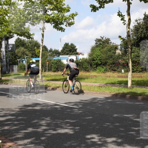 10.08.2025 - GEWOBA Citytriathlon Bremen Yannick Fuchs http://msf.ph/oto/8561898 10.08.2025 12:21:31 Radfahren 618, 761, 913, 923, 949, 975 meine-sportfotos.de