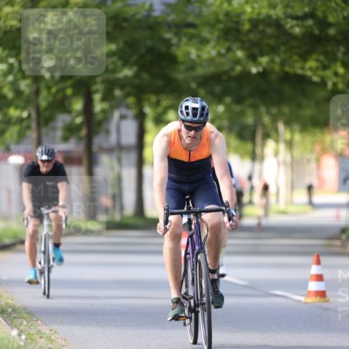 10.08.2025 - GEWOBA Citytriathlon Bremen Yannick Fuchs http://msf.ph/oto/8561905 10.08.2025 14:24:42 Radfahren 3, 165, 180, 247, 298, 332, 432, 488 meine-sportfotos.de