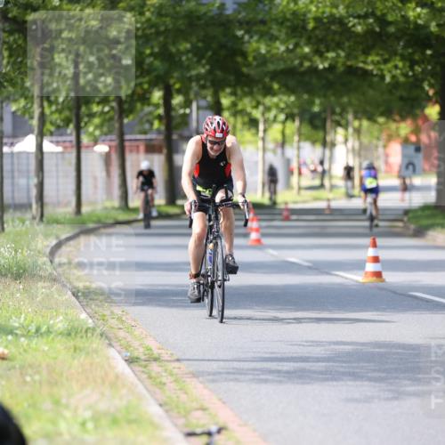 10.08.2025 - GEWOBA Citytriathlon Bremen Yannick Fuchs http://msf.ph/oto/8561928 10.08.2025 14:24:53 Radfahren 22, 165, 166, 180, 202, 235, 269, 298, 332, 346, 432 meine-sportfotos.de