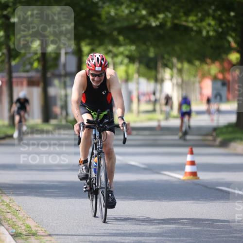 10.08.2025 - GEWOBA Citytriathlon Bremen Yannick Fuchs http://msf.ph/oto/8561933 10.08.2025 14:24:53 Radfahren 22, 165, 166, 180, 202, 235, 269, 298, 332, 346, 432 meine-sportfotos.de