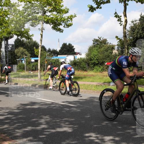 10.08.2025 - GEWOBA Citytriathlon Bremen Yannick Fuchs http://msf.ph/oto/8561952 10.08.2025 12:22:26 Radfahren 602, 663, 665, 803, 848, 870, 910, 1023 meine-sportfotos.de