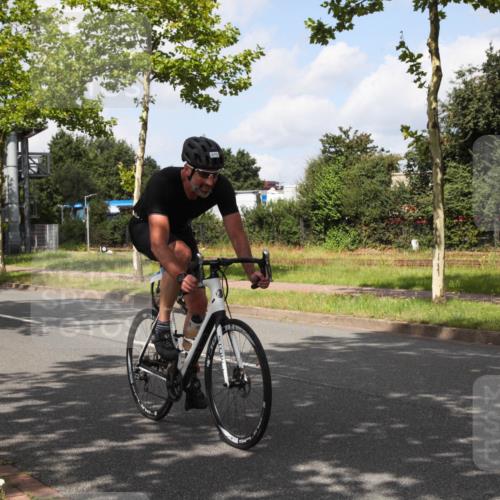10.08.2025 - GEWOBA Citytriathlon Bremen Yannick Fuchs http://msf.ph/oto/8561958 10.08.2025 12:22:32 Radfahren 580, 602, 634, 663, 665, 803, 848, 870, 910, 926, 1023 meine-sportfotos.de