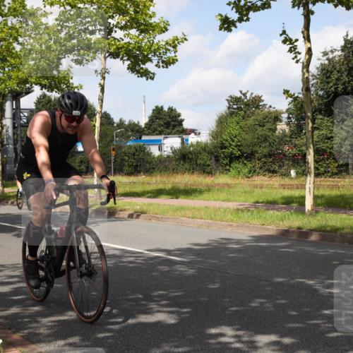 10.08.2025 - GEWOBA Citytriathlon Bremen Yannick Fuchs http://msf.ph/oto/8561960 10.08.2025 12:22:32 Radfahren 580, 602, 634, 663, 665, 803, 848, 870, 910, 926, 1023 meine-sportfotos.de