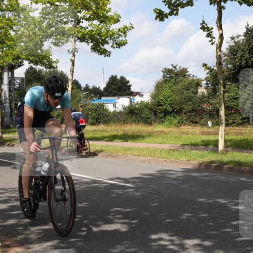 10.08.2025 - GEWOBA Citytriathlon Bremen Yannick Fuchs http://msf.ph/oto/8561976 10.08.2025 12:22:51 Radfahren 580, 634, 658, 690, 714, 729, 926 meine-sportfotos.de