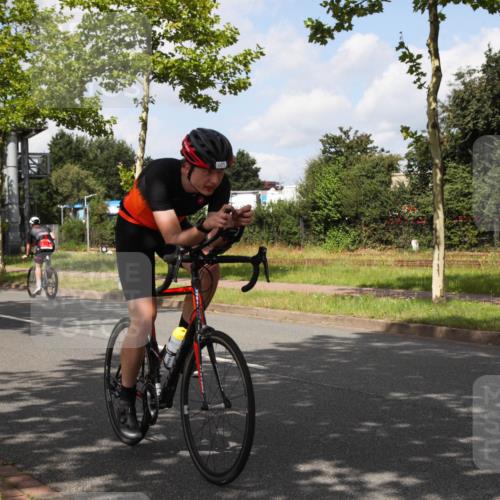 10.08.2025 - GEWOBA Citytriathlon Bremen Yannick Fuchs http://msf.ph/oto/8561980 10.08.2025 12:23:02 Radfahren 589, 603, 658, 690, 714, 729, 921, 934 meine-sportfotos.de