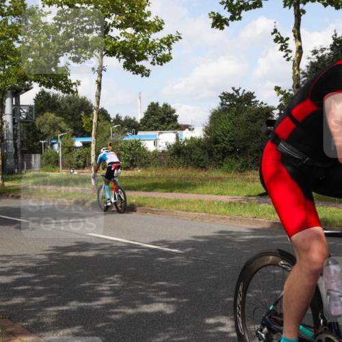 10.08.2025 - GEWOBA Citytriathlon Bremen Yannick Fuchs http://msf.ph/oto/8562016 10.08.2025 12:23:27 Radfahren 589, 606, 638, 696, 740, 754, 802, 921, 934, 945, 953, 983 meine-sportfotos.de