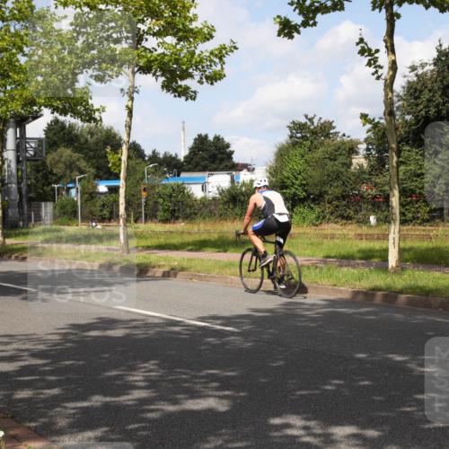 10.08.2025 - GEWOBA Citytriathlon Bremen Yannick Fuchs http://msf.ph/oto/8562022 10.08.2025 12:23:30 Radfahren 606, 638, 696, 740, 754, 797, 802, 831, 945, 953, 983 meine-sportfotos.de