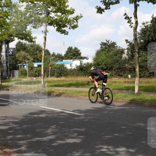 10.08.2025 - GEWOBA Citytriathlon Bremen Yannick Fuchs http://msf.ph/oto/8562036 10.08.2025 12:23:38 Radfahren 696, 746, 754, 797, 802, 831, 945, 983 meine-sportfotos.de