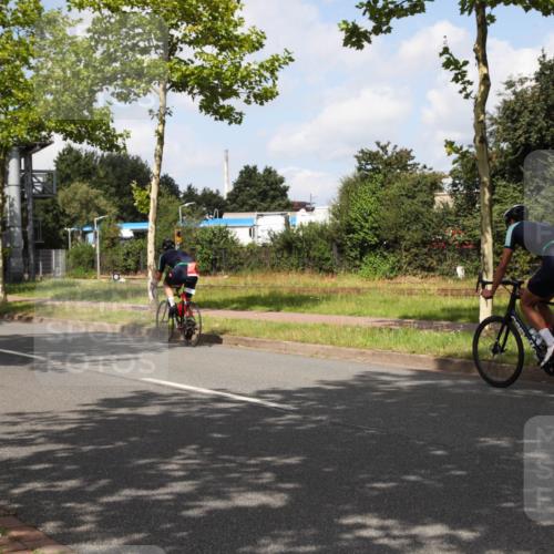 10.08.2025 - GEWOBA Citytriathlon Bremen Yannick Fuchs http://msf.ph/oto/8562065 10.08.2025 12:23:42 Radfahren 721, 746, 797, 831, 945, 983 meine-sportfotos.de