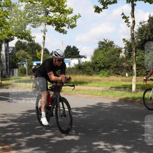 10.08.2025 - GEWOBA Citytriathlon Bremen Yannick Fuchs http://msf.ph/oto/8562071 10.08.2025 12:23:53 Radfahren 559, 706, 721, 746, 797, 815, 831, 879 meine-sportfotos.de