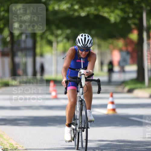 10.08.2025 - GEWOBA Citytriathlon Bremen Yannick Fuchs http://msf.ph/oto/8562086 10.08.2025 14:25:50 Radfahren 167, 181, 446, 499 meine-sportfotos.de