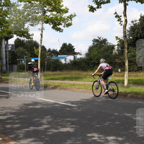 10.08.2025 - GEWOBA Citytriathlon Bremen Yannick Fuchs http://msf.ph/oto/8562092 10.08.2025 12:24:02 Radfahren 559, 614, 706, 721, 815, 879, 1028 meine-sportfotos.de