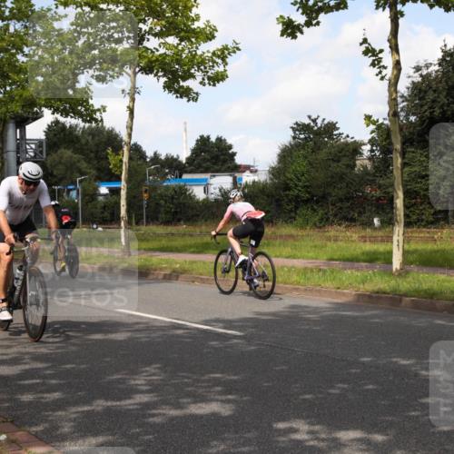 10.08.2025 - GEWOBA Citytriathlon Bremen Yannick Fuchs http://msf.ph/oto/8562094 10.08.2025 12:24:03 Radfahren 559, 614, 650, 706, 721, 815, 879, 1028 meine-sportfotos.de