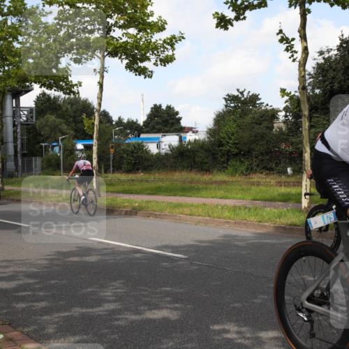 10.08.2025 - GEWOBA Citytriathlon Bremen Yannick Fuchs http://msf.ph/oto/8562098 10.08.2025 12:24:03 Radfahren 559, 614, 650, 706, 721, 815, 879, 1028 meine-sportfotos.de