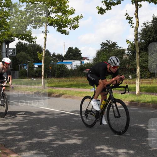 10.08.2025 - GEWOBA Citytriathlon Bremen Yannick Fuchs http://msf.ph/oto/8562125 10.08.2025 12:24:27 Radfahren 557, 613, 623, 650, 660, 705, 723, 724, 779, 809, 883, 925, 944, 964, 1006, 1036 meine-sportfotos.de