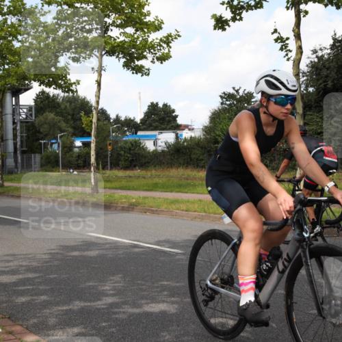 10.08.2025 - GEWOBA Citytriathlon Bremen Yannick Fuchs http://msf.ph/oto/8562131 10.08.2025 12:24:29 Radfahren 557, 613, 623, 660, 672, 705, 723, 724, 779, 809, 883, 925, 944, 964, 1006, 1036 meine-sportfotos.de