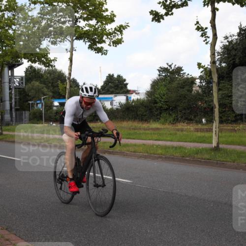 10.08.2025 - GEWOBA Citytriathlon Bremen Yannick Fuchs http://msf.ph/oto/8562152 10.08.2025 12:24:46 Radfahren 597, 660, 672, 698, 705, 737, 880, 890, 896, 954, 955, 1006 meine-sportfotos.de