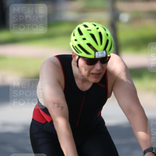 10.08.2025 - GEWOBA Citytriathlon Bremen Yannick Fuchs http://msf.ph/oto/8562166 10.08.2025 14:26:19 Radfahren 220, 231, 278, 325, 360, 404 meine-sportfotos.de