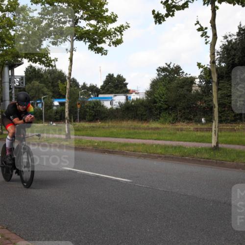 10.08.2025 - GEWOBA Citytriathlon Bremen Yannick Fuchs http://msf.ph/oto/8562168 10.08.2025 12:24:59 Radfahren 698, 737, 814, 880, 890, 896, 954, 955, 958 meine-sportfotos.de