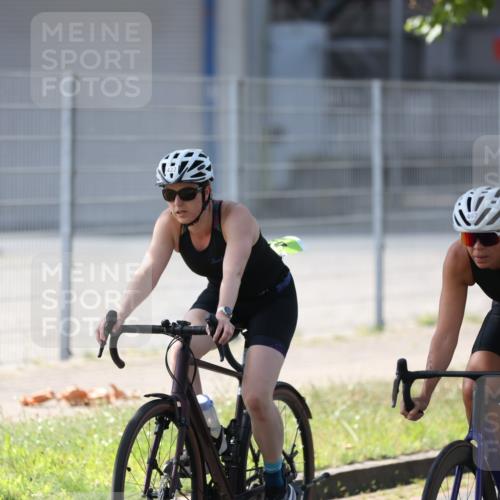 10.08.2025 - GEWOBA Citytriathlon Bremen Yannick Fuchs http://msf.ph/oto/8562177 10.08.2025 14:26:56 Radfahren 276, 305, 349, 372, 408, 422, 445, 484, 497 meine-sportfotos.de