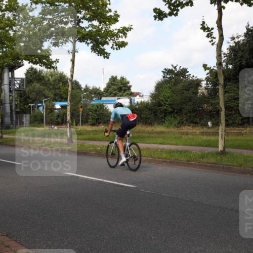 10.08.2025 - GEWOBA Citytriathlon Bremen Yannick Fuchs http://msf.ph/oto/8562204 10.08.2025 12:25:24 Radfahren 595, 619, 646, 908, 965, 1024 meine-sportfotos.de