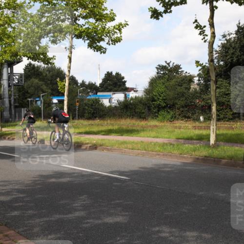 10.08.2025 - GEWOBA Citytriathlon Bremen Yannick Fuchs http://msf.ph/oto/8562212 10.08.2025 12:25:37 Radfahren 646, 677, 684, 850, 968 meine-sportfotos.de