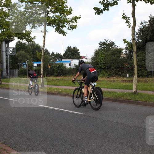 10.08.2025 - GEWOBA Citytriathlon Bremen Yannick Fuchs http://msf.ph/oto/8562234 10.08.2025 12:25:59 Radfahren 611, 661, 677, 693, 730, 755, 830, 842, 849, 865, 871, 911, 1014 meine-sportfotos.de