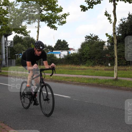 10.08.2025 - GEWOBA Citytriathlon Bremen Yannick Fuchs http://msf.ph/oto/8562239 10.08.2025 12:26:05 Radfahren 608, 611, 661, 693, 730, 755, 786, 830, 842, 849, 865, 871, 911, 1014 meine-sportfotos.de