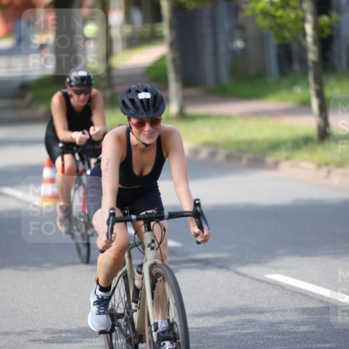 10.08.2025 - GEWOBA Citytriathlon Bremen Yannick Fuchs http://msf.ph/oto/8562251 10.08.2025 14:28:19 Radfahren 70, 382, 401, 448 meine-sportfotos.de