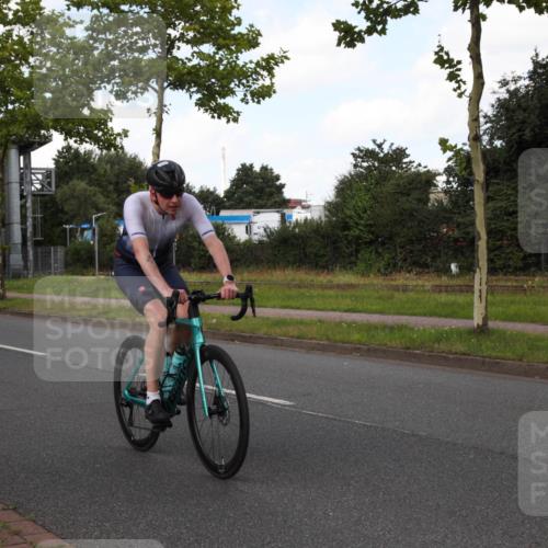 10.08.2025 - GEWOBA Citytriathlon Bremen Yannick Fuchs http://msf.ph/oto/8562263 10.08.2025 12:26:20 Radfahren 608, 628, 661, 731, 786, 808, 837, 842, 911, 972 meine-sportfotos.de