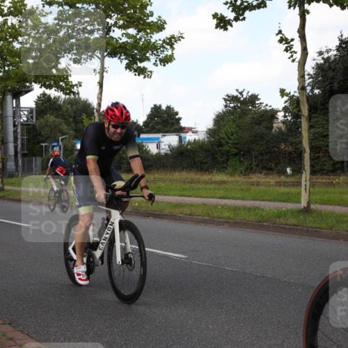 10.08.2025 - GEWOBA Citytriathlon Bremen Yannick Fuchs http://msf.ph/oto/8562277 10.08.2025 12:26:32 Radfahren 574, 628, 668, 731, 837, 903, 930, 939, 972 meine-sportfotos.de