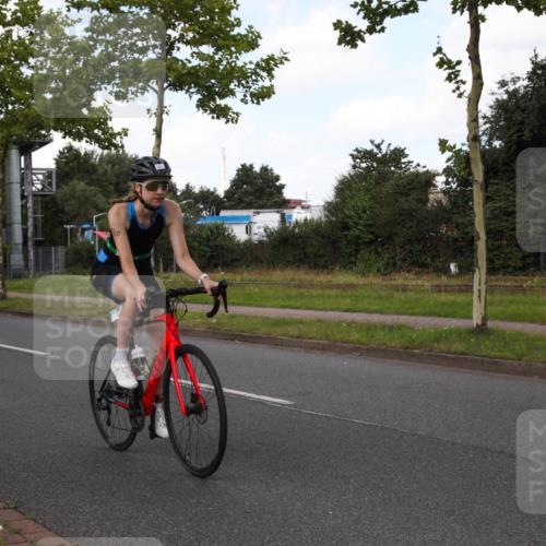 10.08.2025 - GEWOBA Citytriathlon Bremen Yannick Fuchs http://msf.ph/oto/8562279 10.08.2025 12:26:33 Radfahren 574, 628, 668, 710, 731, 837, 903, 930, 939, 972 meine-sportfotos.de