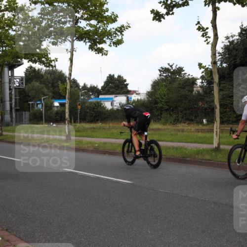 10.08.2025 - GEWOBA Citytriathlon Bremen Yannick Fuchs http://msf.ph/oto/8562294 10.08.2025 12:26:45 Radfahren 574, 644, 668, 703, 710, 837, 846, 889, 903, 928, 930, 939, 946, 948, 972 meine-sportfotos.de