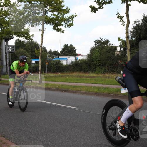 10.08.2025 - GEWOBA Citytriathlon Bremen Yannick Fuchs http://msf.ph/oto/8562304 10.08.2025 12:26:49 Radfahren 644, 668, 703, 710, 846, 889, 903, 928, 939, 946, 948 meine-sportfotos.de