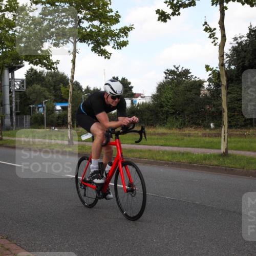 10.08.2025 - GEWOBA Citytriathlon Bremen Yannick Fuchs http://msf.ph/oto/8562310 10.08.2025 12:26:55 Radfahren 644, 703, 710, 727, 846, 889, 928, 939, 946, 948, 1003 meine-sportfotos.de